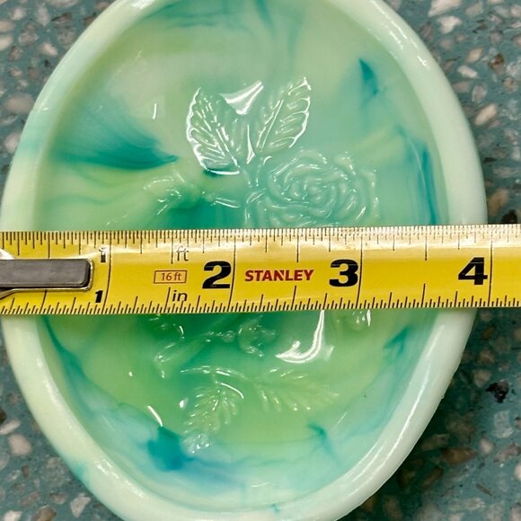 vintage Avon "Victoriana" jadeite swirl milk glass soap dish from early 1970s - Picture 6 of 6